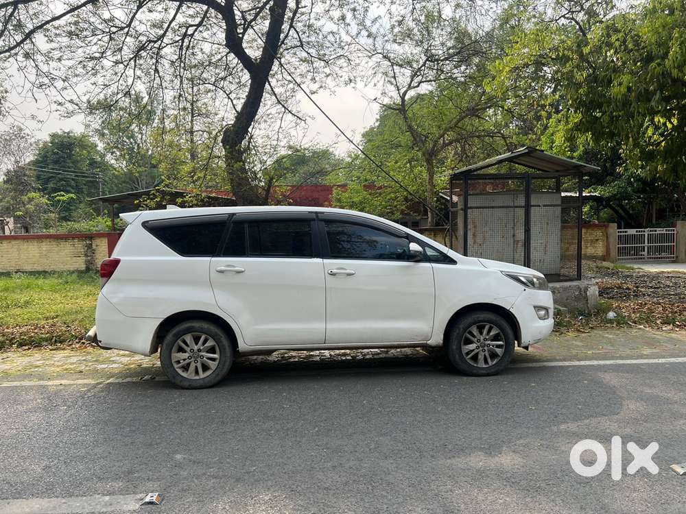 Toyota Innova Crysta 2017 Diesel Well Maintained