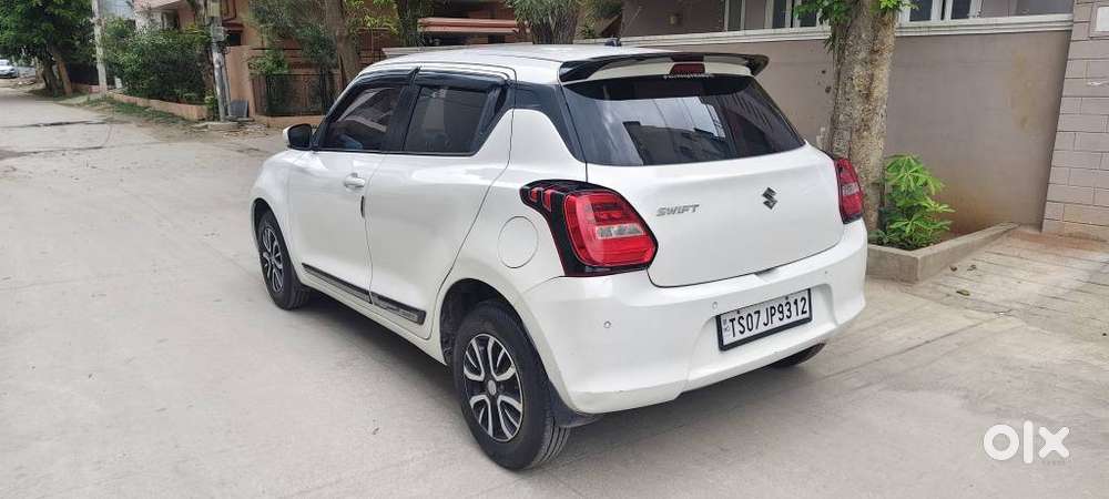 Maruti Suzuki Swift Vxi + Manual, 2022, Petrol