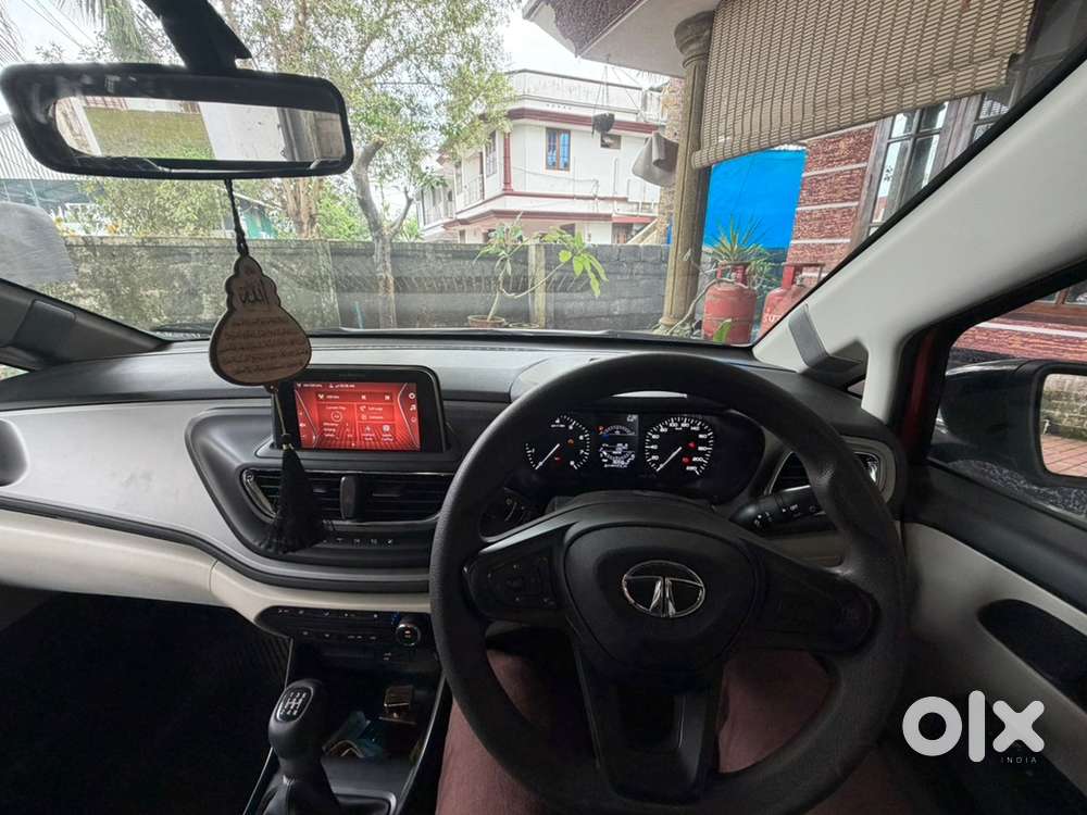 2022 Tata Altroz Manual Year