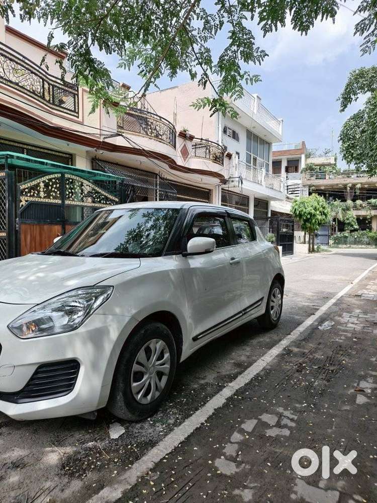 Maruti Suzuki Swift Vxi + Manual, 2022, Petrol