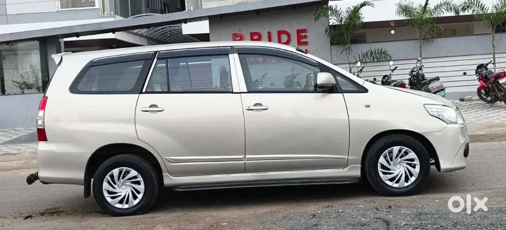 Toyota Innova 2.5 G (diesel) 8 Seater Bs Iv, 2016, Diesel