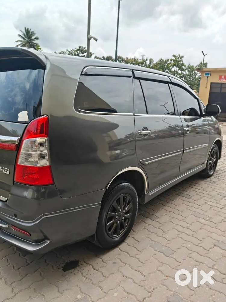 Toyota Innova 2.5 V 2012
