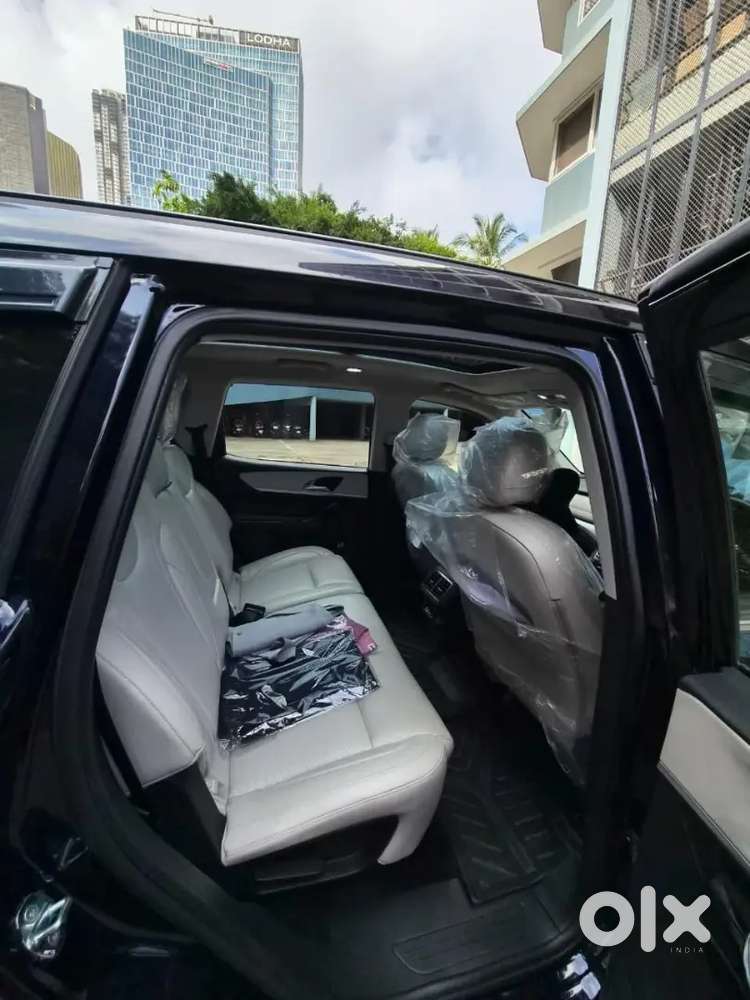Mahindra Xuv700 25 Petrol