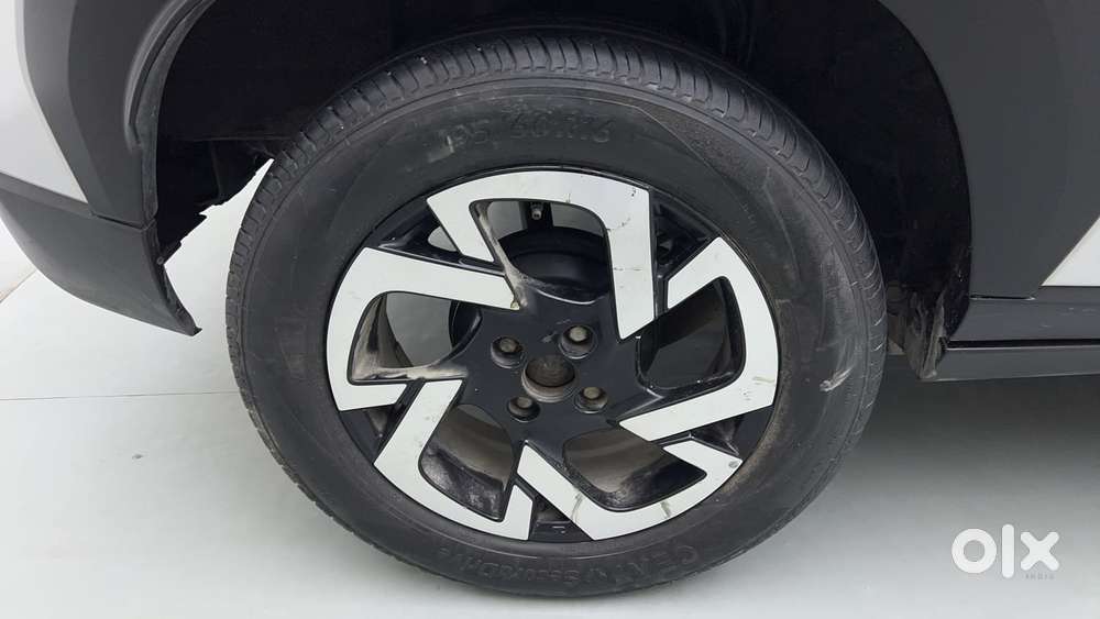 Nissan Magnite 1.0 Xv Premium Turbo Cvt, 2022, Petrol