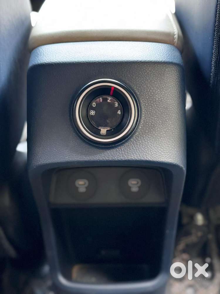 Kia Carens 1.4 Luxury Plus 6 Str, 2022, Petrol