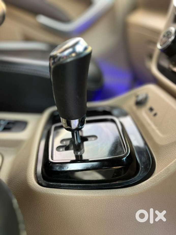 Mahindra Tuv 300 T8 Amt, 2016, Diesel