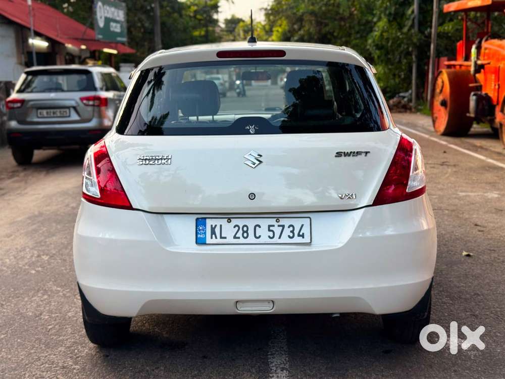 Maruti Suzuki Swift 1.2 Lxi (o), 2017, Petrol