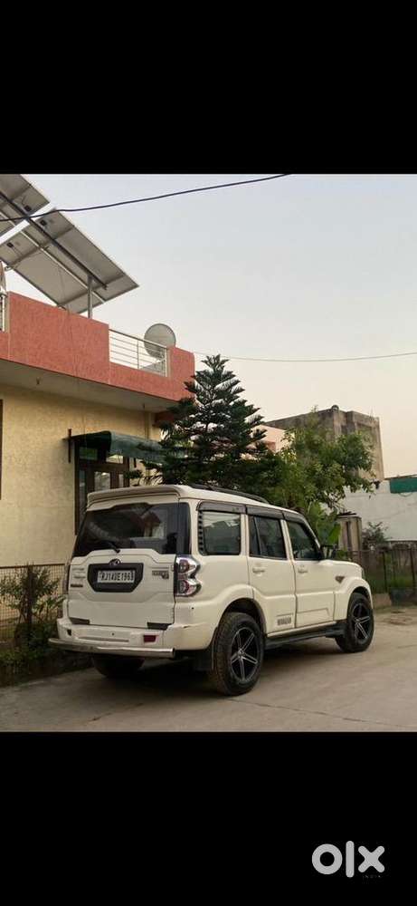 Mahindra Scorpio S6+