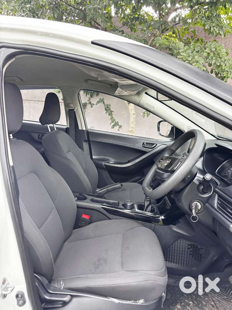Tata Nexon Smart Plus1.2 Revotron Petrol 5 Mt, 2025, Petrol