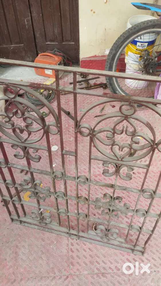 MS Grill/Railing &ndash; 4 Pieces.