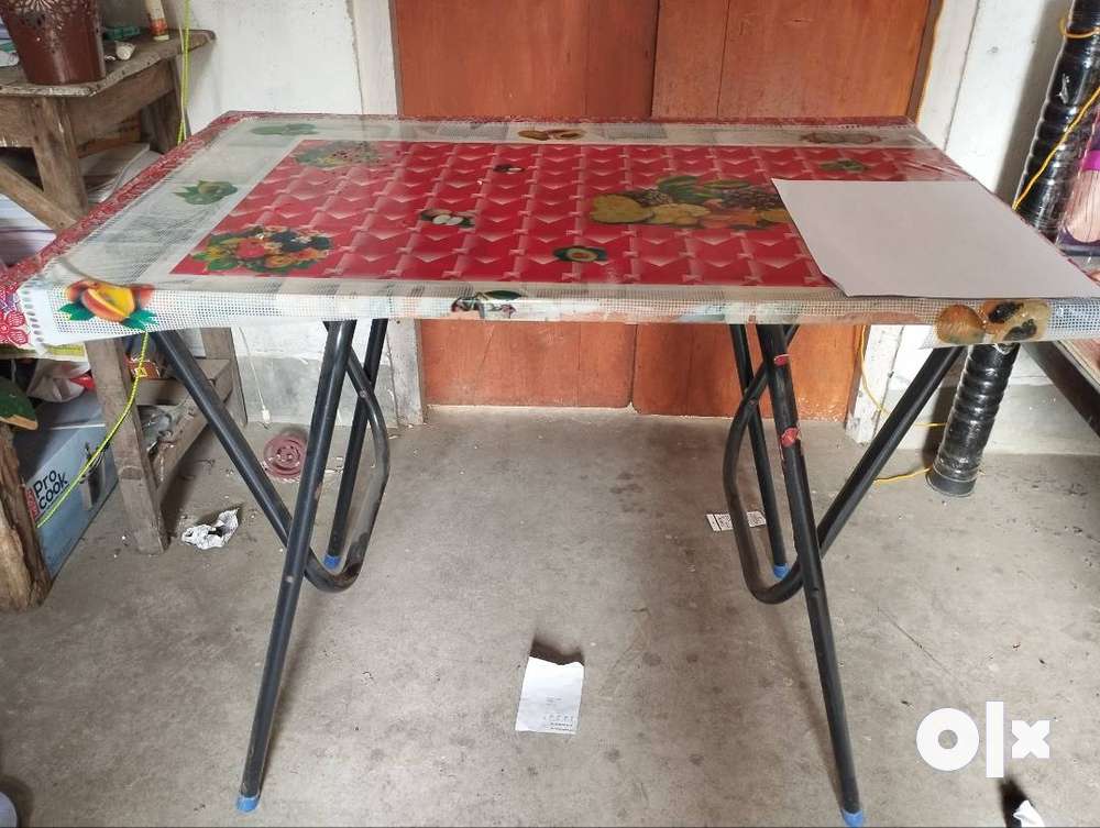 Folding 2024 table olx