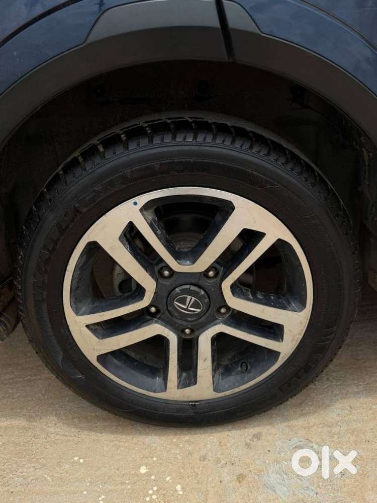 Tata Hexa 2.2 Xta 4x2 7 Str Dual Tone, 2018, Diesel