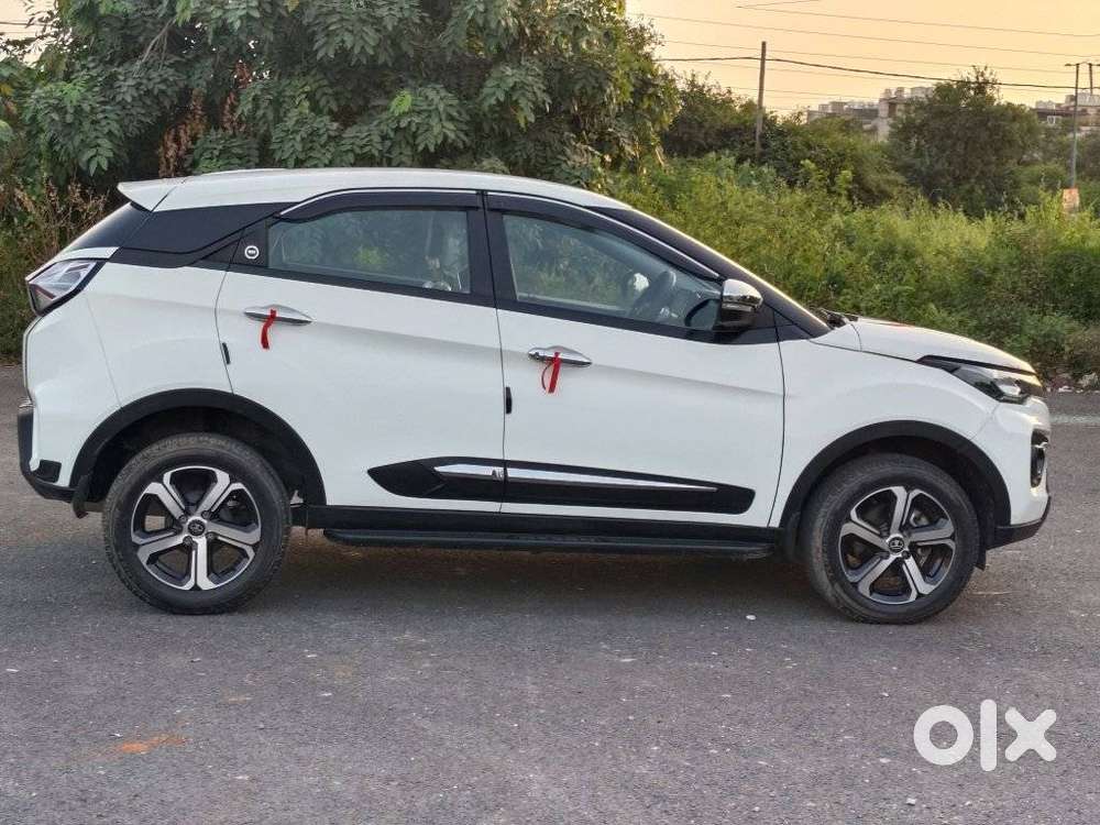 Tata Nexon, 2023, Petrol