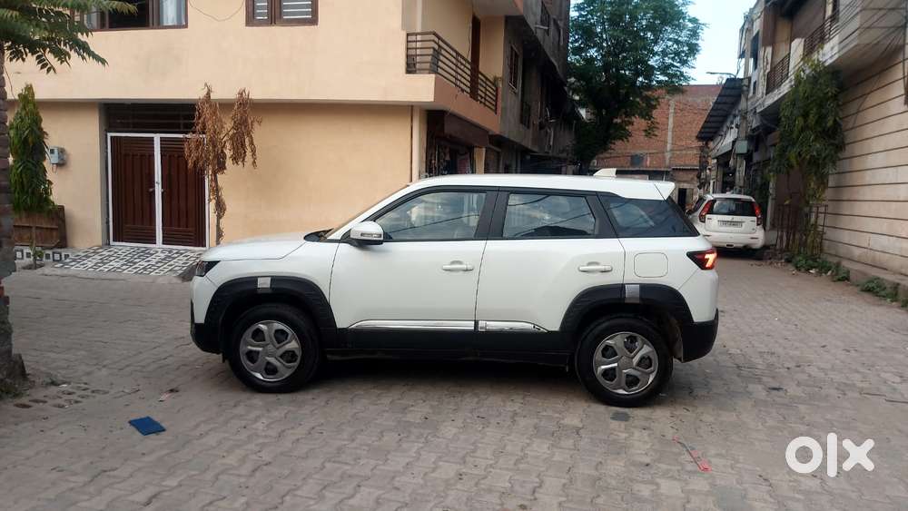 Maruti Suzuki Brezza 1.5 Lxi Smart Hybrid, 2024, Petrol