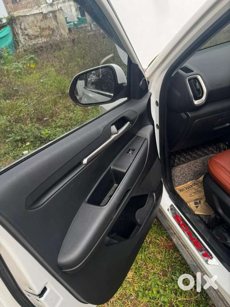 Kia Sonet 2024 Petrol 6000 Km Driven