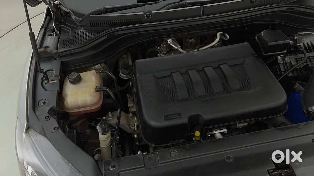 Mahindra Xuv700 2.2 Ax 5 Diesel At Str, 2022, Diesel