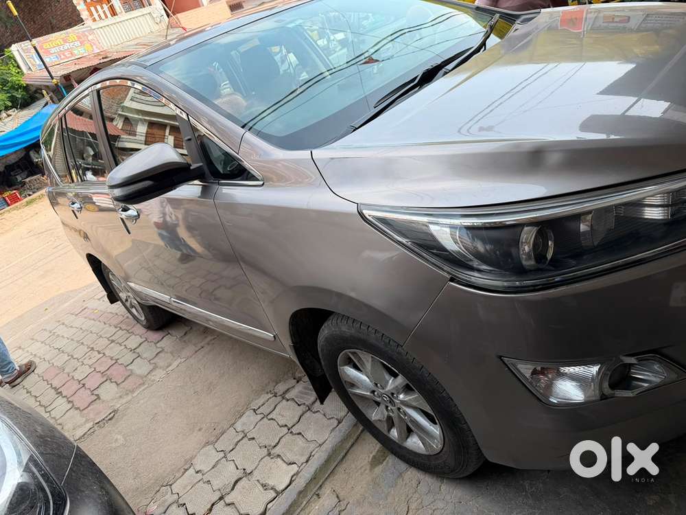 Toyota Innova Crysta 2017 Diesel Well Maintained