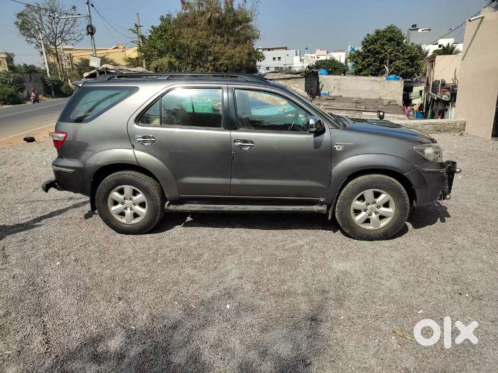 Toyota Fortuner 2010 4x4 Mt Diesel Well Maintained