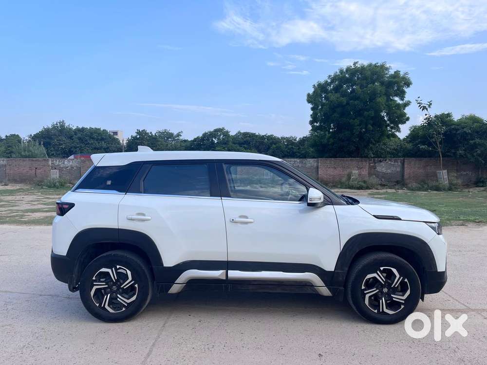 Maruti Suzuki Brezza 1.5 Vxi At Smart Hybrid, 2023, Petrol
