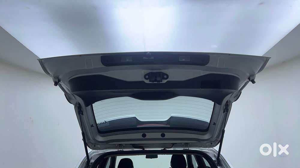 Nissan Magnite 1.0 Xv, 2022, Petrol