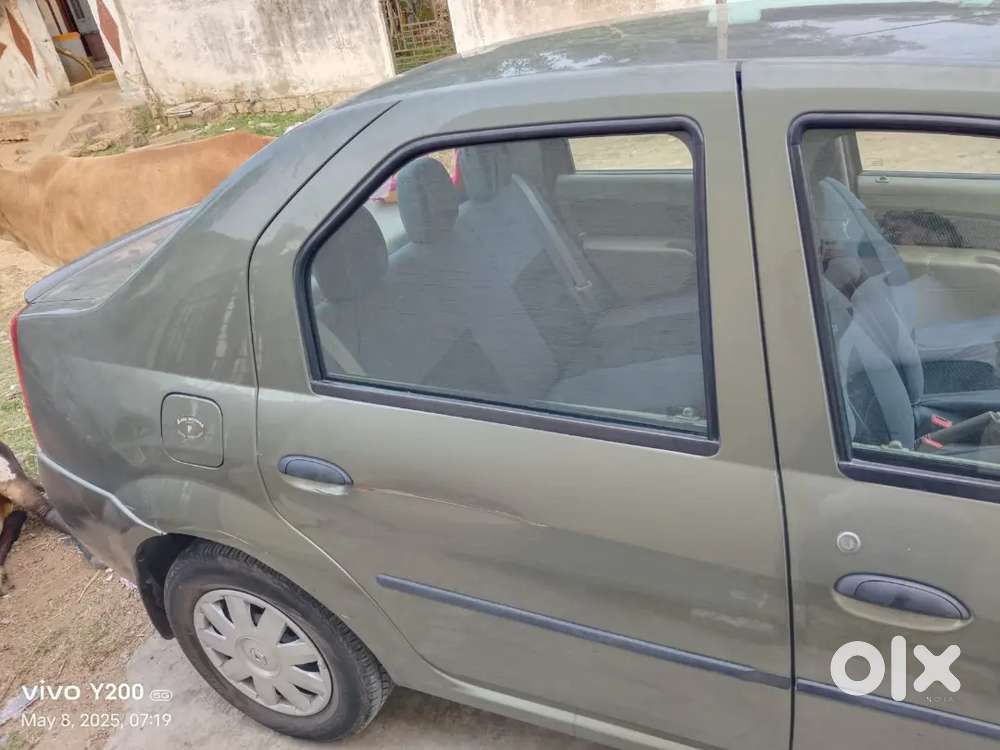 Mahindra Logan 2010 Petrol 85000 Km Driven