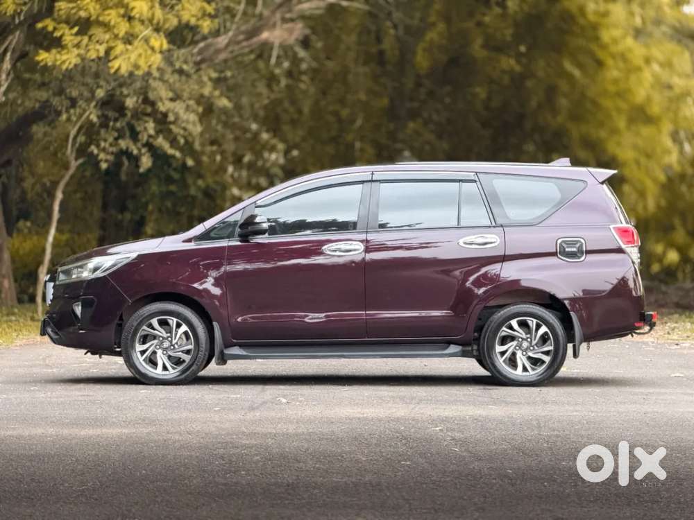 Toyota Innova Crysta [ ] 2.4 Gx At 7 Str, 2022, Diesel