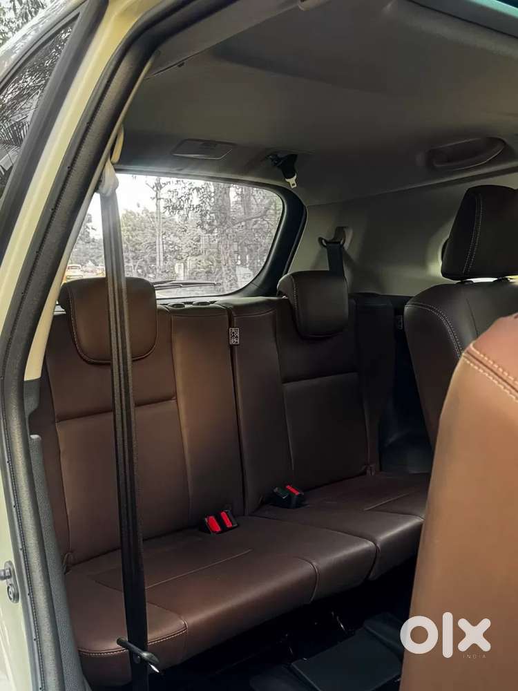 Toyota Innova Hycross 2.0 Zx (o) Hybrid 7 Str, 2024, Petrol