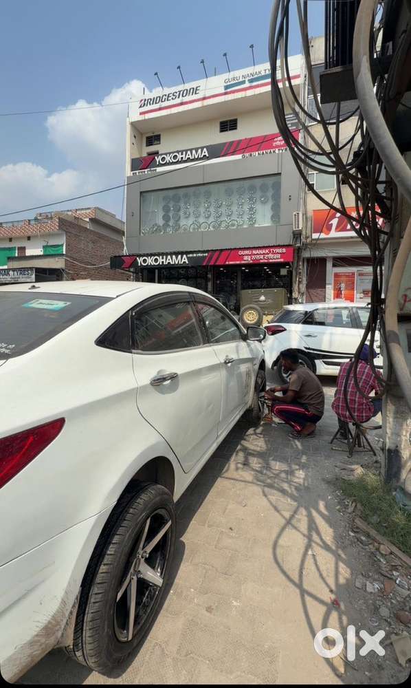 Hyundai Fluidic Verna 2012