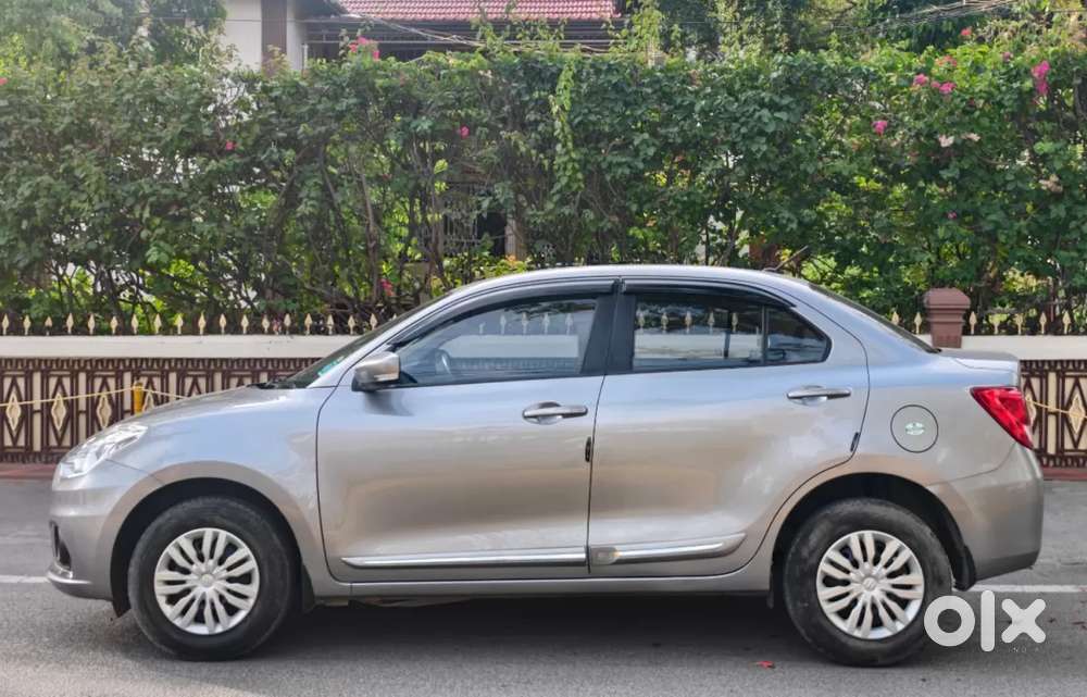 Maruti Suzuki Swift Dzire Vxi, 2022, Petrol