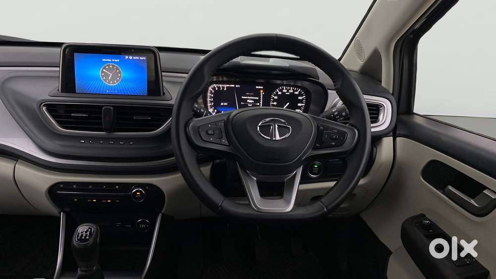 Tata Altroz Xz Plus I-turbo (s), 2023, Petrol