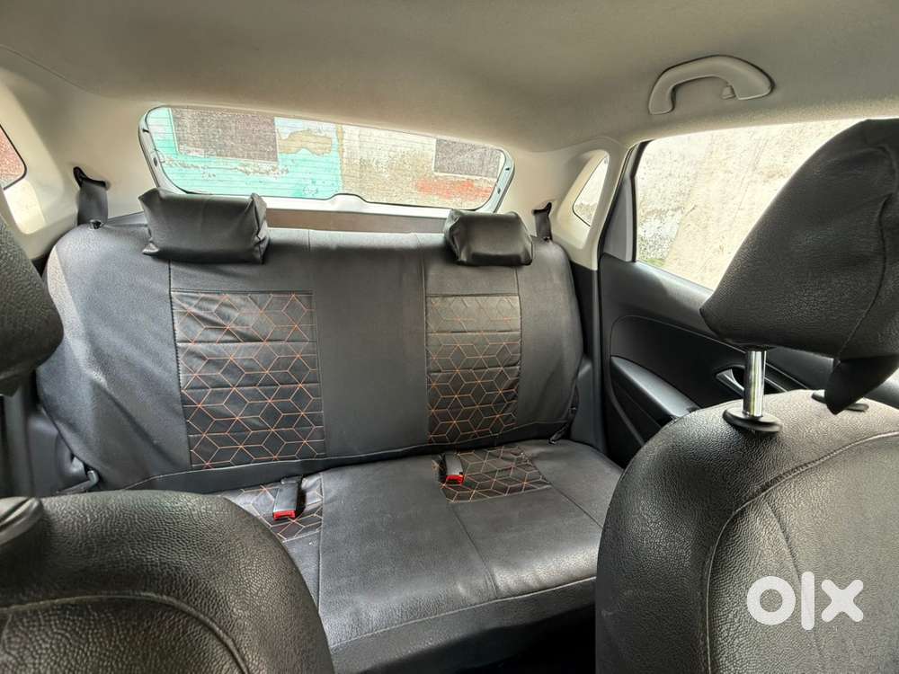 Volkswagen Polo Petrol 2015