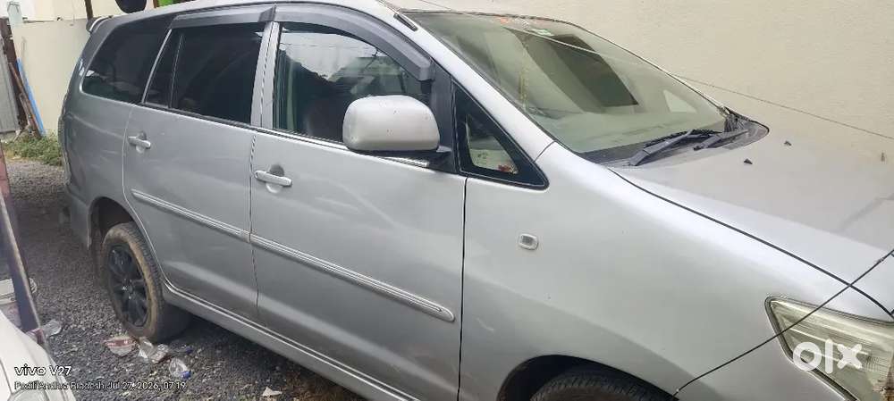 Toyota Innova 2012 Diesel 290000 Km Driven