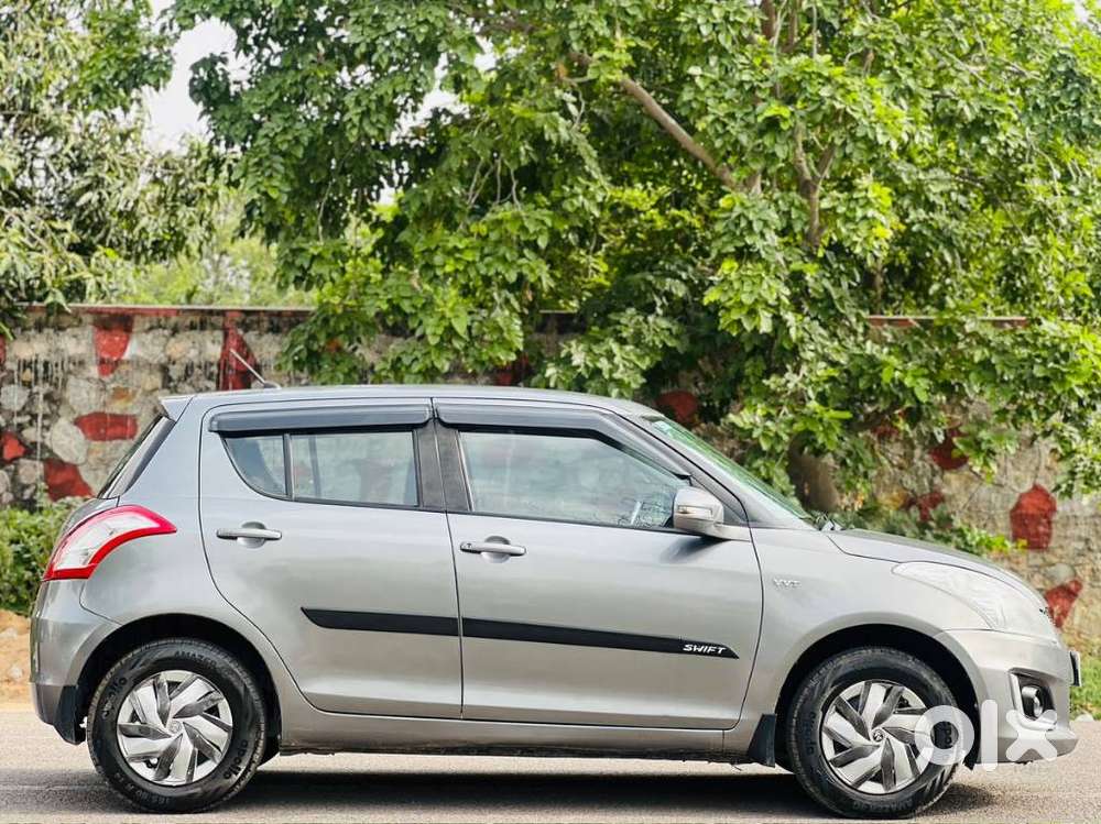 Maruti Suzuki Swift Vxi + Manual, 2017, Petrol