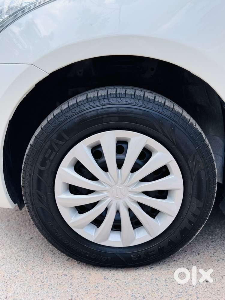 Maruti Suzuki Swift Vxi Abs Bsiv, 2017, Cng & Hybrids