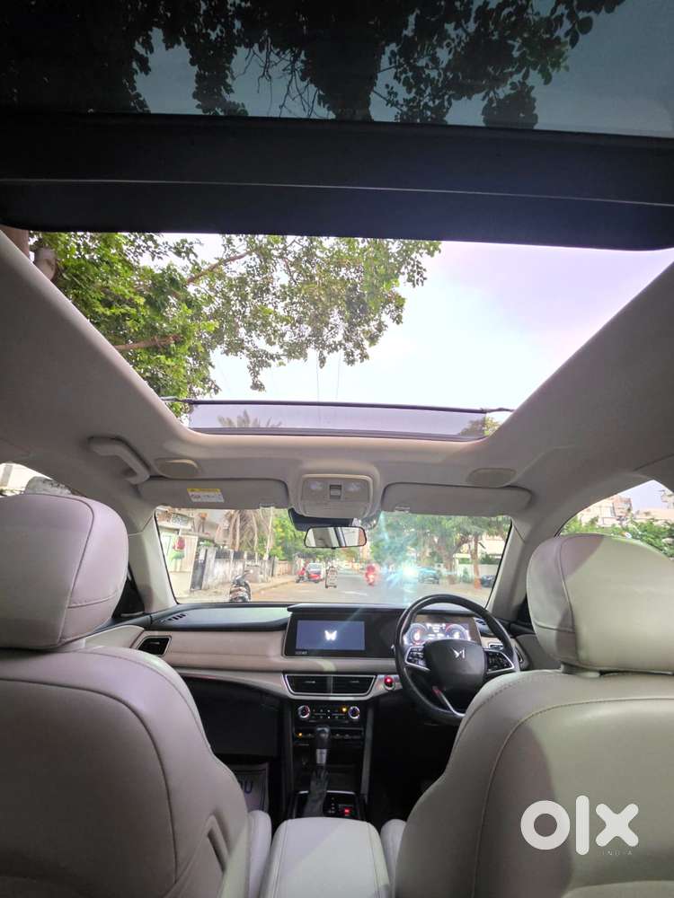 Mahindra Xuv700 2.2 Ax 7 Diesel At Luxury Pack Str, 2023, Petrol