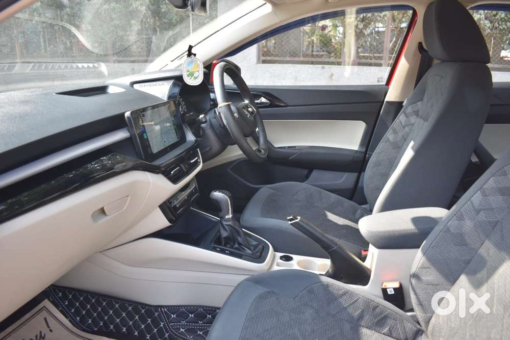 Skoda Slavia 1.0 Tsi Style At, 2025, Petrol