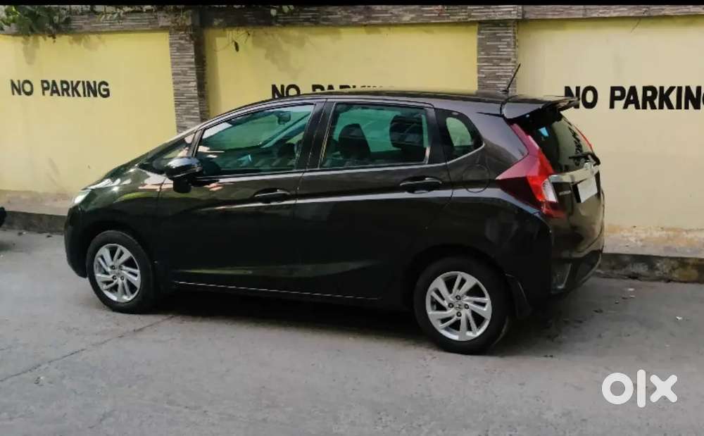 Honda Jazz 2016 With Complete Showroom Service History