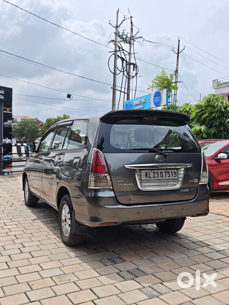 Toyota Innova 2.5 V 7 Str, 2011, Diesel