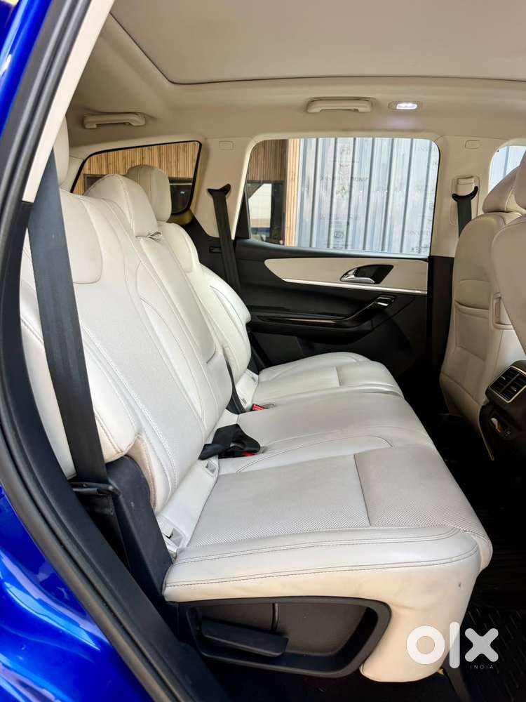 Mahindra Xuv700 Ax7 Luxury Pack Awd, 2022, Diesel