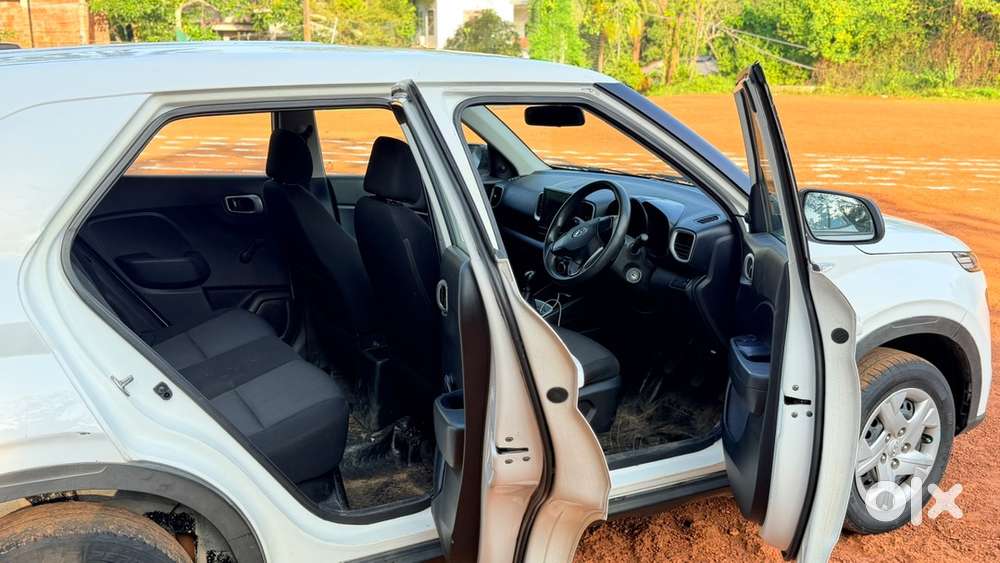 Hyundai Venue Petrol Manual 2019