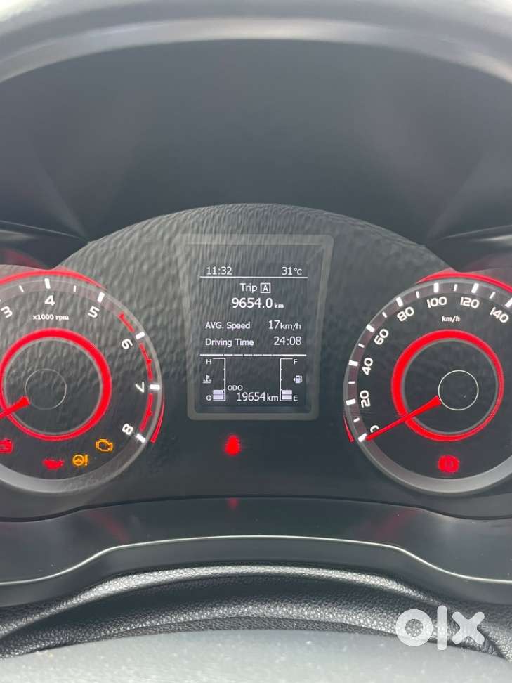 Mahindra Xuv300 W8, 2021, Petrol