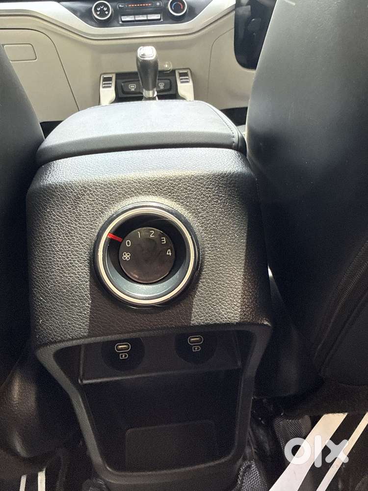 Kia Carens G1.5 6mt Gravity, 2024, Petrol