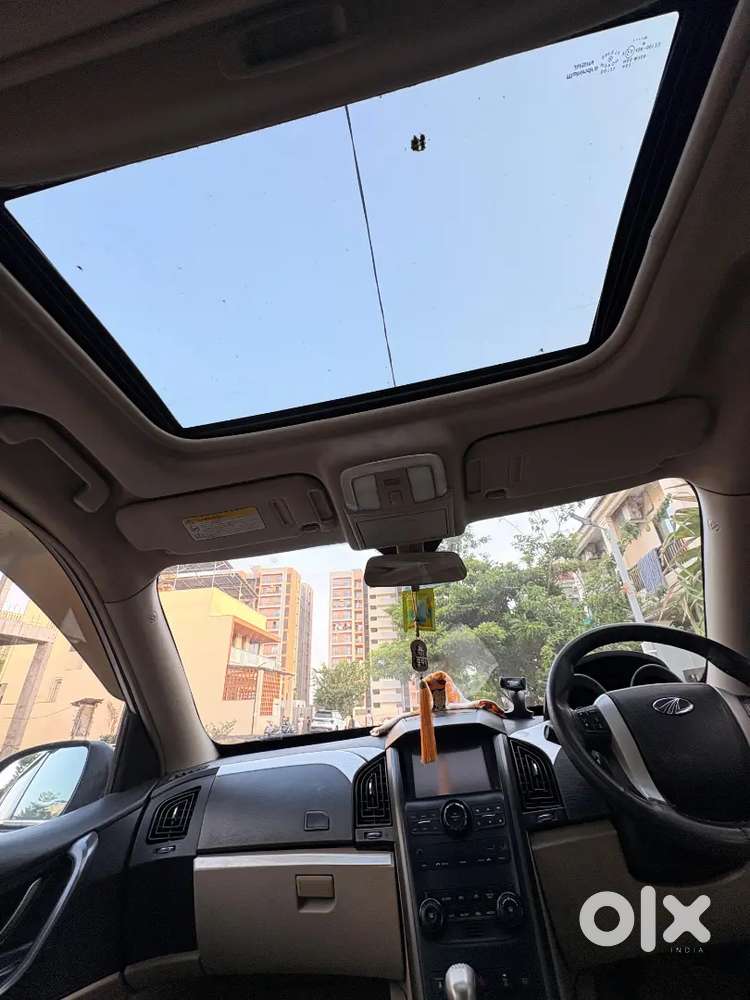 Mahindra Xuv500 2018  W10