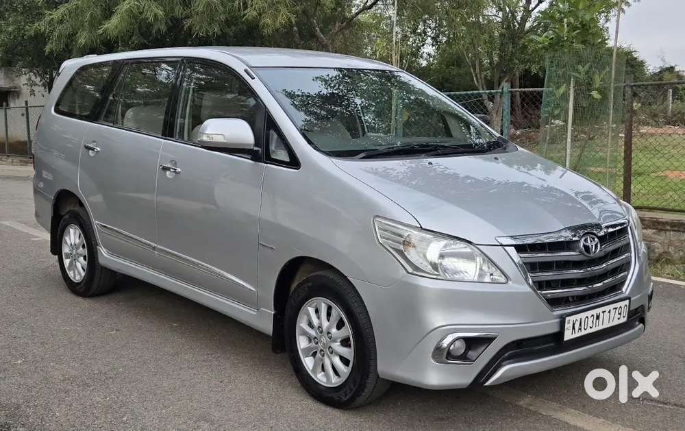 Toyota Innova 2.5 Vx Diesel Manual 2013,just 70000 Kilometers Driven