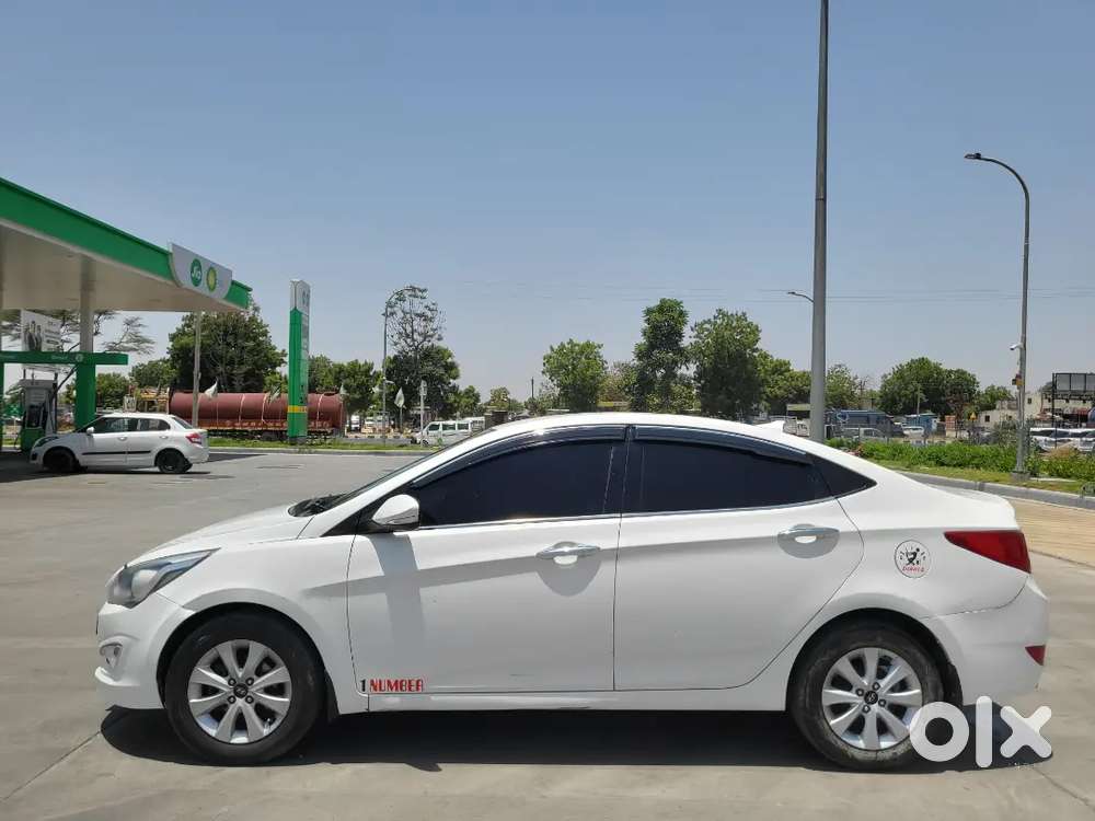 Hyundai Varna Sx