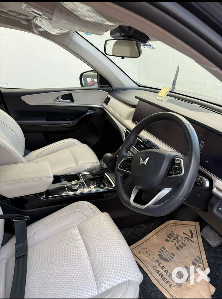 Mahindra Xuv700 Ax7l Petrol Automatic  2024  1st Owner Uk08-vip