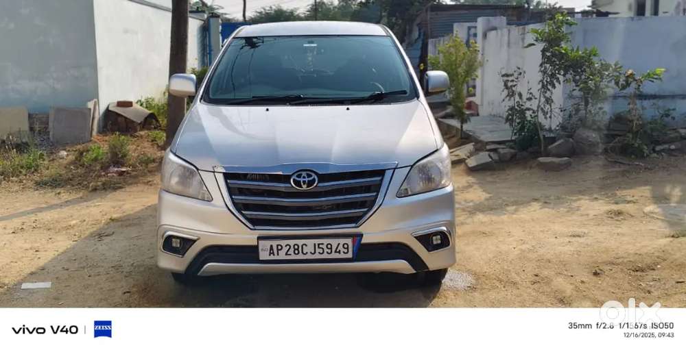 Toyota Innova 2013 Diesel Well Maintained