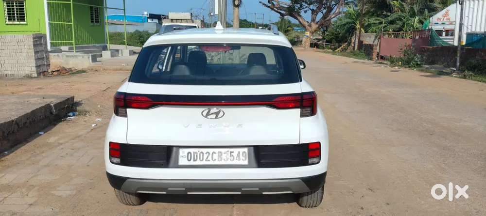 Hyundai Venue 2022 Petrol 41580 Km Driven