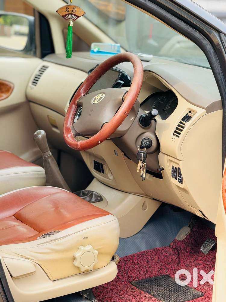 Toyota Innova 2.5 Vx 8 Str Bs-iii, 2008