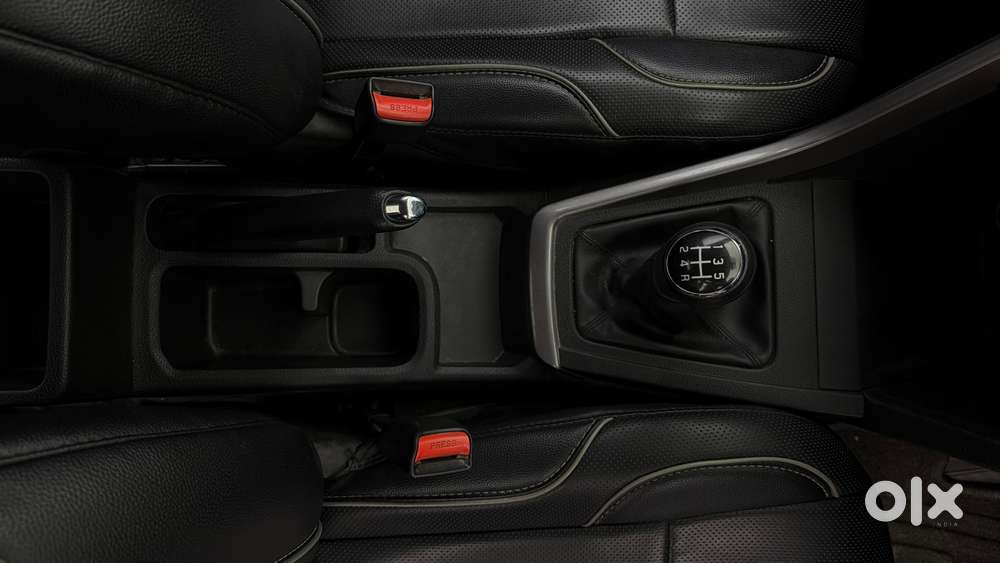 Maruti Suzuki Vitara Brezza 1.5 Vxi At, 2022, Petrol